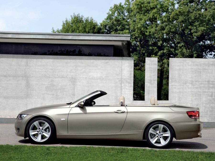  BMW 335i Convertible 2007 года  (фото 15 из 91)